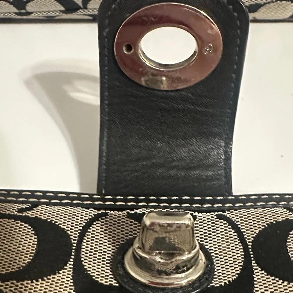 Coach Black and Cream Signature Tote and Wallet Set - Picture 10 of 16